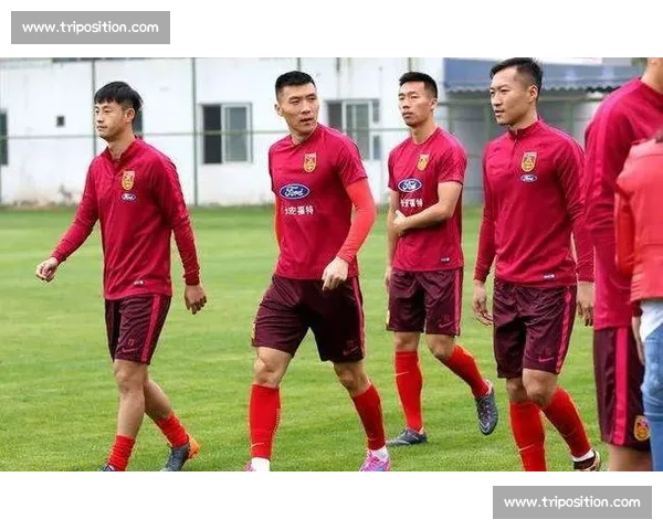 一场足球比赛的标准时长是多少分钟并如何影响比赛节奏和战术安排